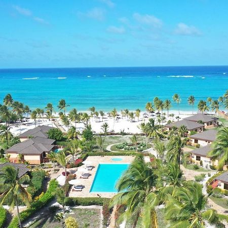 The Sands Beach Resort Буейю Екстериор снимка