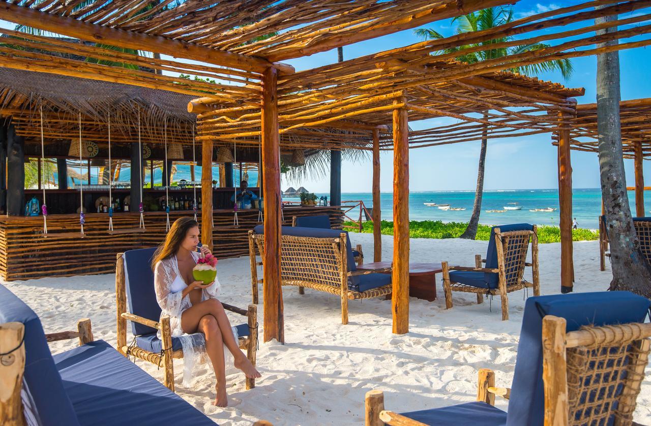 The Sands Beach Resort Буейю Екстериор снимка