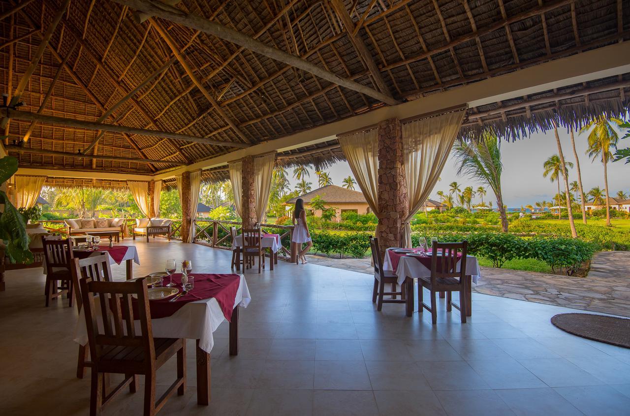 The Sands Beach Resort Буейю Екстериор снимка
