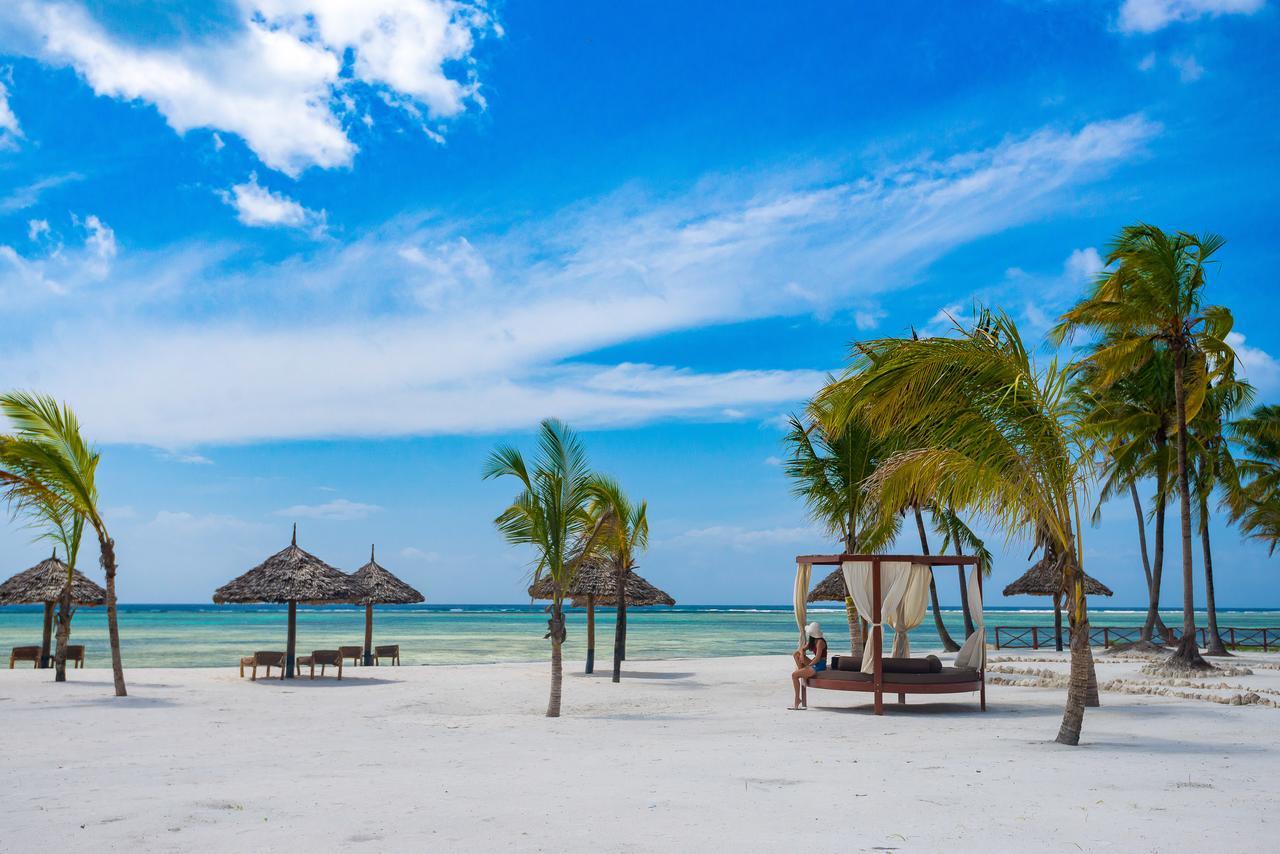 The Sands Beach Resort Буейю Екстериор снимка