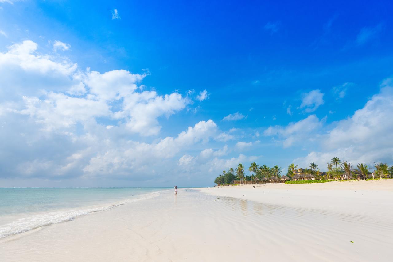 The Sands Beach Resort Буейю Екстериор снимка