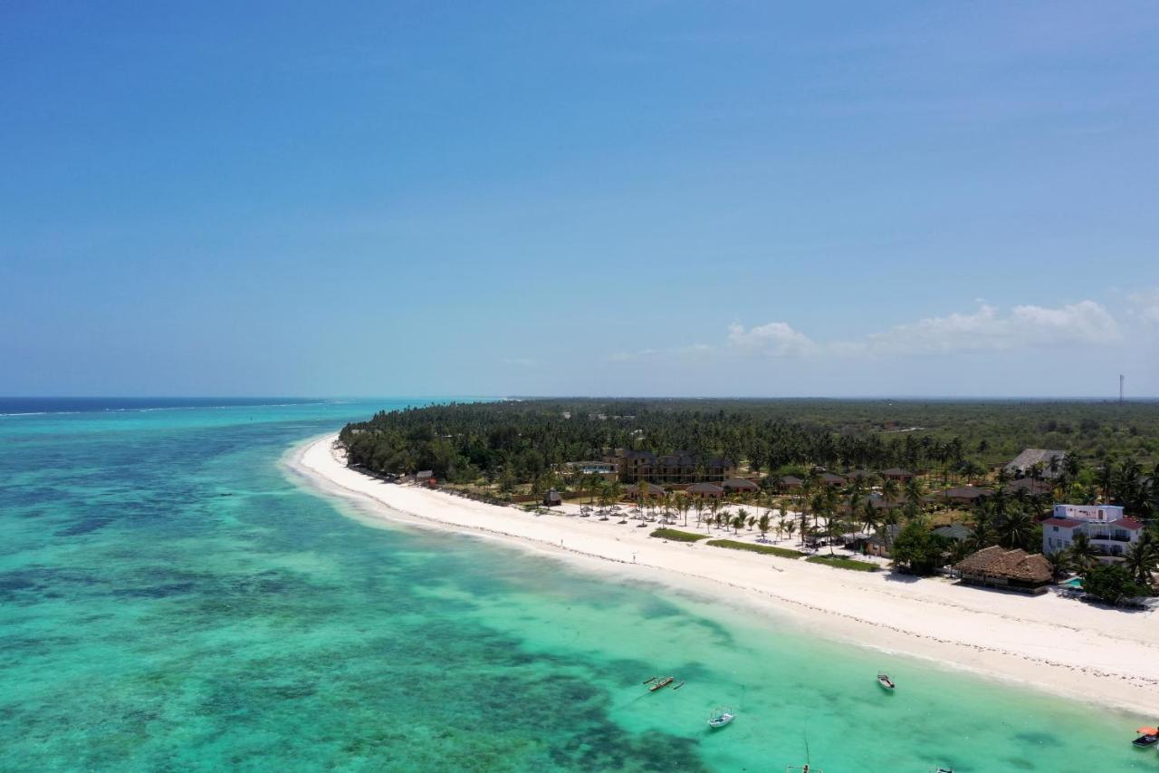 The Sands Beach Resort Буейю Екстериор снимка