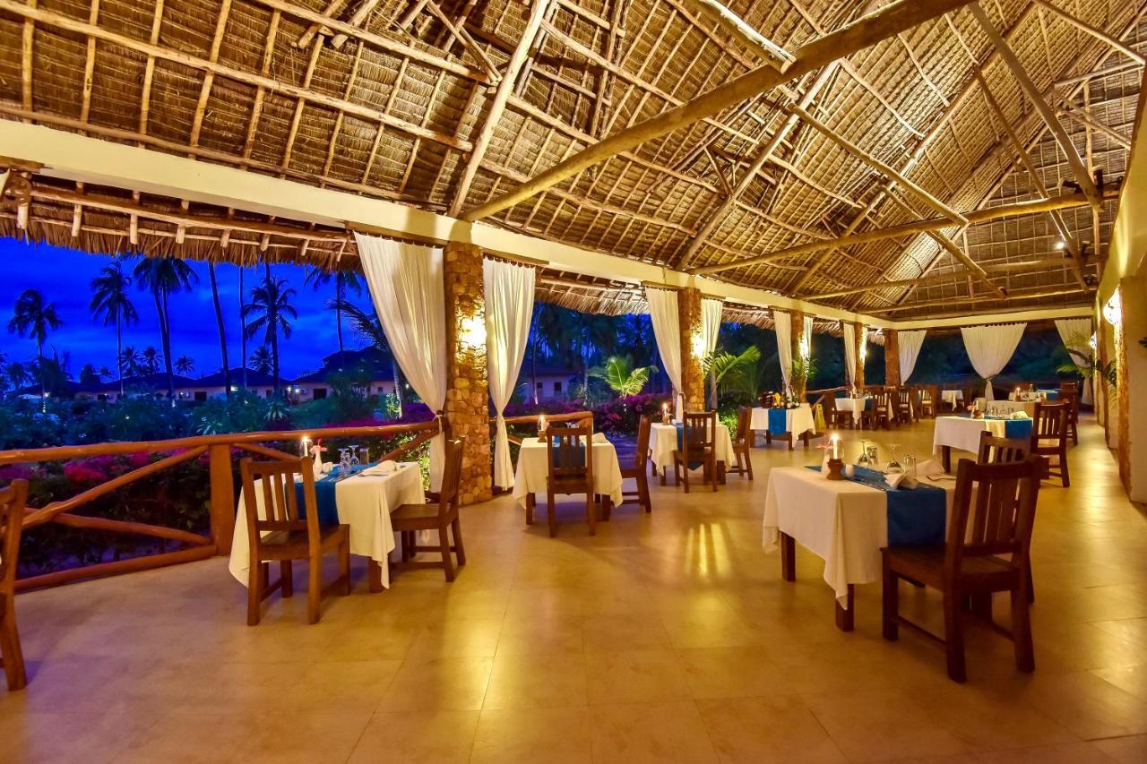 The Sands Beach Resort Буейю Екстериор снимка