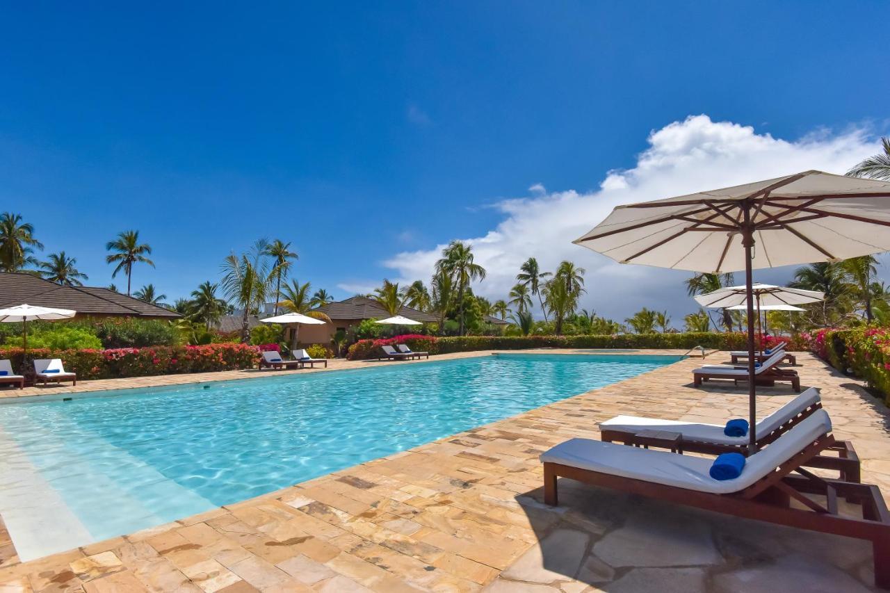 The Sands Beach Resort Буейю Екстериор снимка